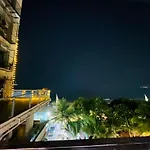 Beach Square Apartment