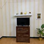 Dominos 1 Bhk Apartment, Near Carter Road By Connket Homes