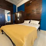 Khar West 3Rk Apartment For 6Ppl Near The Station
