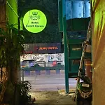 Hotel Crown Juhu 2*