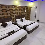 Hotel Plaza Rooms - Prabhadevi Dadar