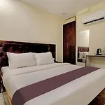 Hotel Sumit Palace