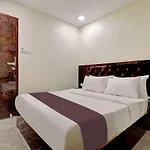 Hotel Sumit Palace