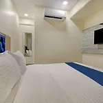Hotel Sumit Palace