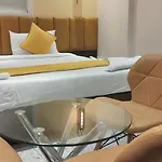 Shine Hospitality Group 2* Mumbai