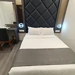 Hotel Classio Andheri - Near Dn Nagar Metro Station