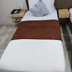 Capital Hotel 2*