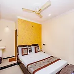 Hotel Felix Residency - Near Airport Road