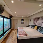 Mumbai Goregaon Villa