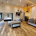 Mumbai Goregaon Villa