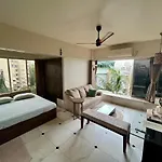 Eternal Sunshine - The Sea View En-suite Homestay Mumbai