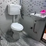 Pg Mahira Hotel 3*