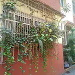 Beautiful 1Master Bedroom In Bandra West