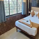 Hotel Fabexpress Ashirwad Residency