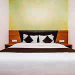 Hotel Raheja Residency