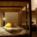 Hostel Woh *
