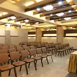 Dhiraj Hotel 3*