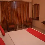 Dhiraj Hotel 3*