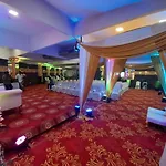 House Juhu, Santacruz West, Hotel Mumbai