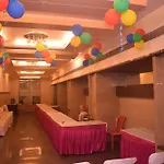 Dhiraj Hotel