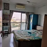 Linking Road Market : 3Bhk Apt