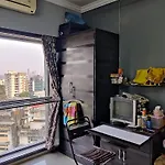 Linking Road Market : 3Bhk Apt