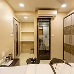 Hotel The Majlis - Colaba