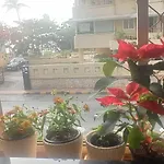 Seaview Bandra W Nr Taj Indian Women Only Homestay Mumbai