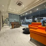 Hotel Mumbai House, Valnai Malad