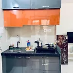 La Cherry Studio Service Apartment