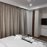 Apartment White House By Maxxvalue Service Bandra
