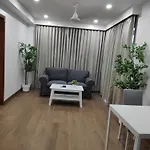 White House By Maxxvalue Service Bandra Apartment