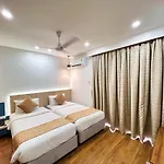White House By Maxxvalue Service Bandra Mumbai