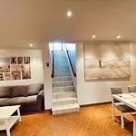 White House By Maxxvalue Service Bandra Apartment *