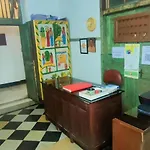 Hostel Vasantashram Csmt Mumbai, Free Wifi With 1940S Retro Vibe