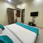 Apsara- Near J J Hospital 2* Mumbai