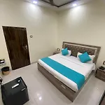 Apsara- Near J J Hospital Hotel 2*