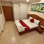 Hotel Beach Crown Juhu