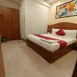 Crown Juhu Hotel 2*