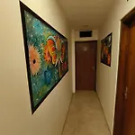 Hotel Crown Juhu 2*
