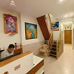 Hotel Crown Juhu 2*