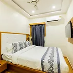 Hotel Village Residency