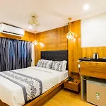 Hotel Village Residency