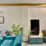 Bougainvillea Bliss~Entire 1Bhk In Bandra\'S Heart