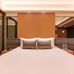 Lemon Tree Premier, Malad, Mumbai