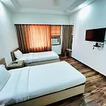 Maxxvalue - Service Marol Apartment