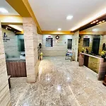 Maxxvalue - Service Apartment Marol