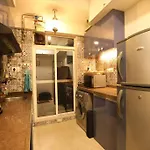 Luxury 1 Bedroom Apartment - 2 Mins From Airport