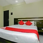 Oyo 23656 Parimeet Hotel