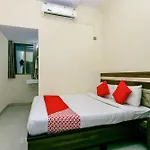 Oyo 23656 Parimeet Hotel